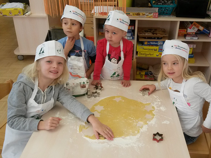 Köstliche Kekse werden im Kindergarten Söding gezaubert.